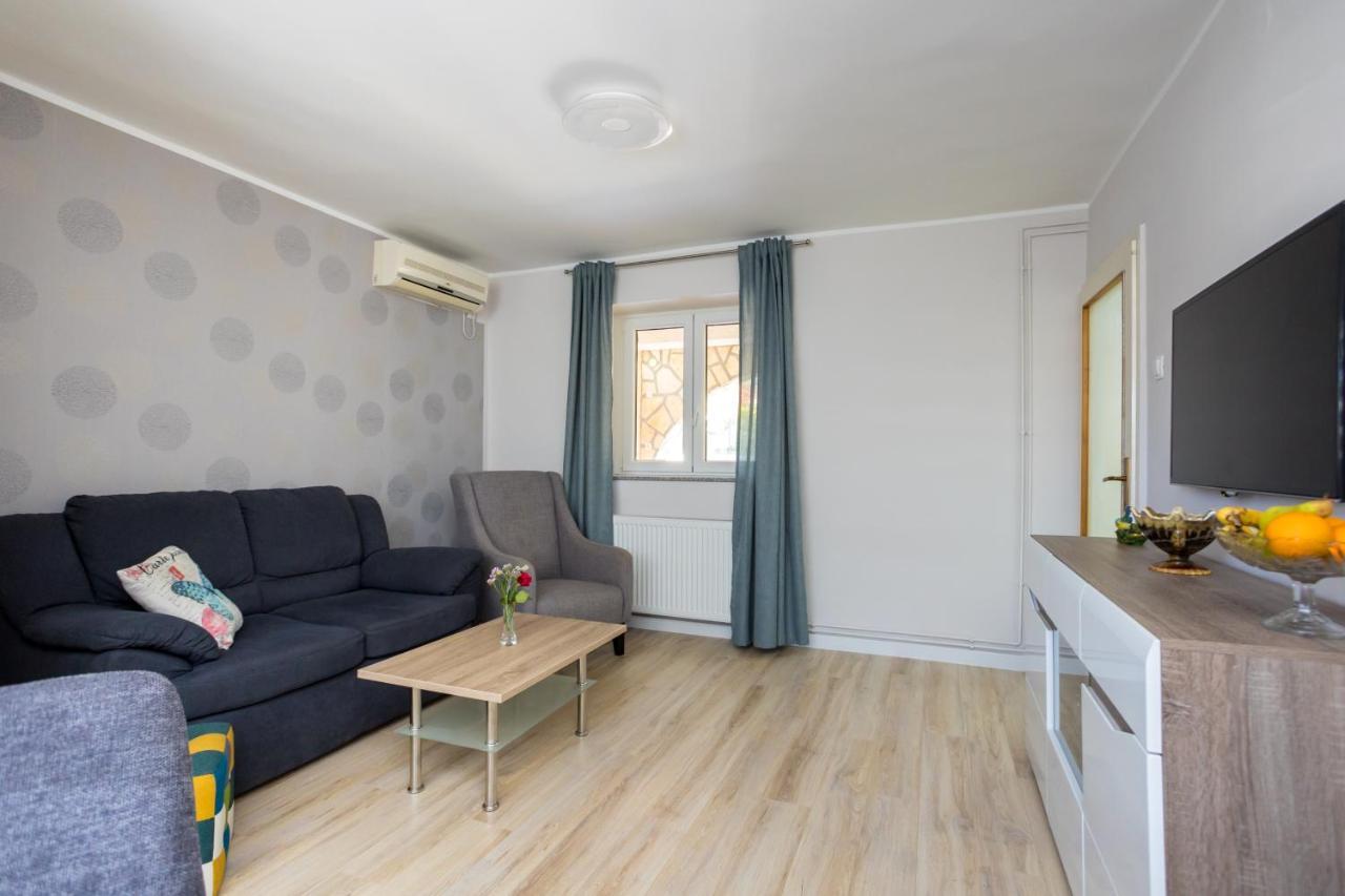 Apartamento Apartman Marija Njivice Exterior foto